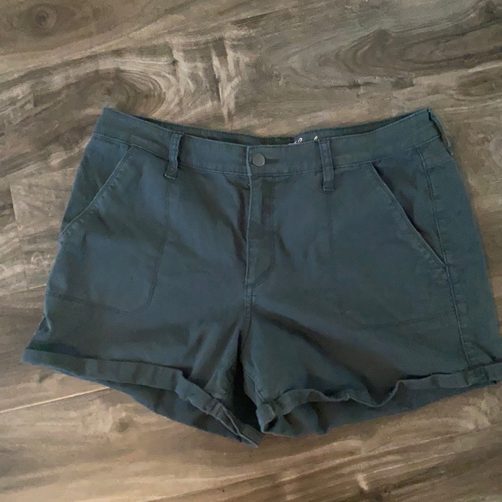 Universal Thread High-Waisted Shorts Sz 14